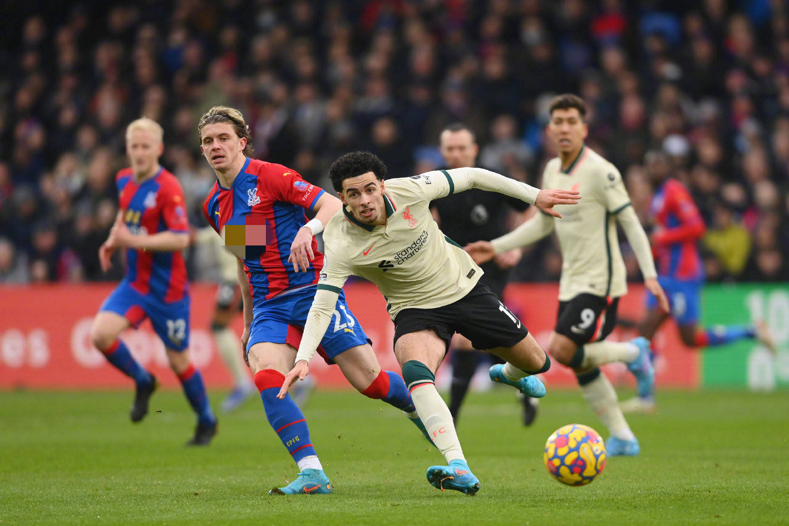 在与强队巴 在与强队巴